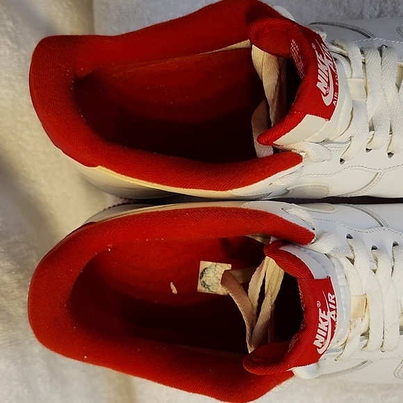 Air Force 1 '07 White/red trim - Picture 6 of 7